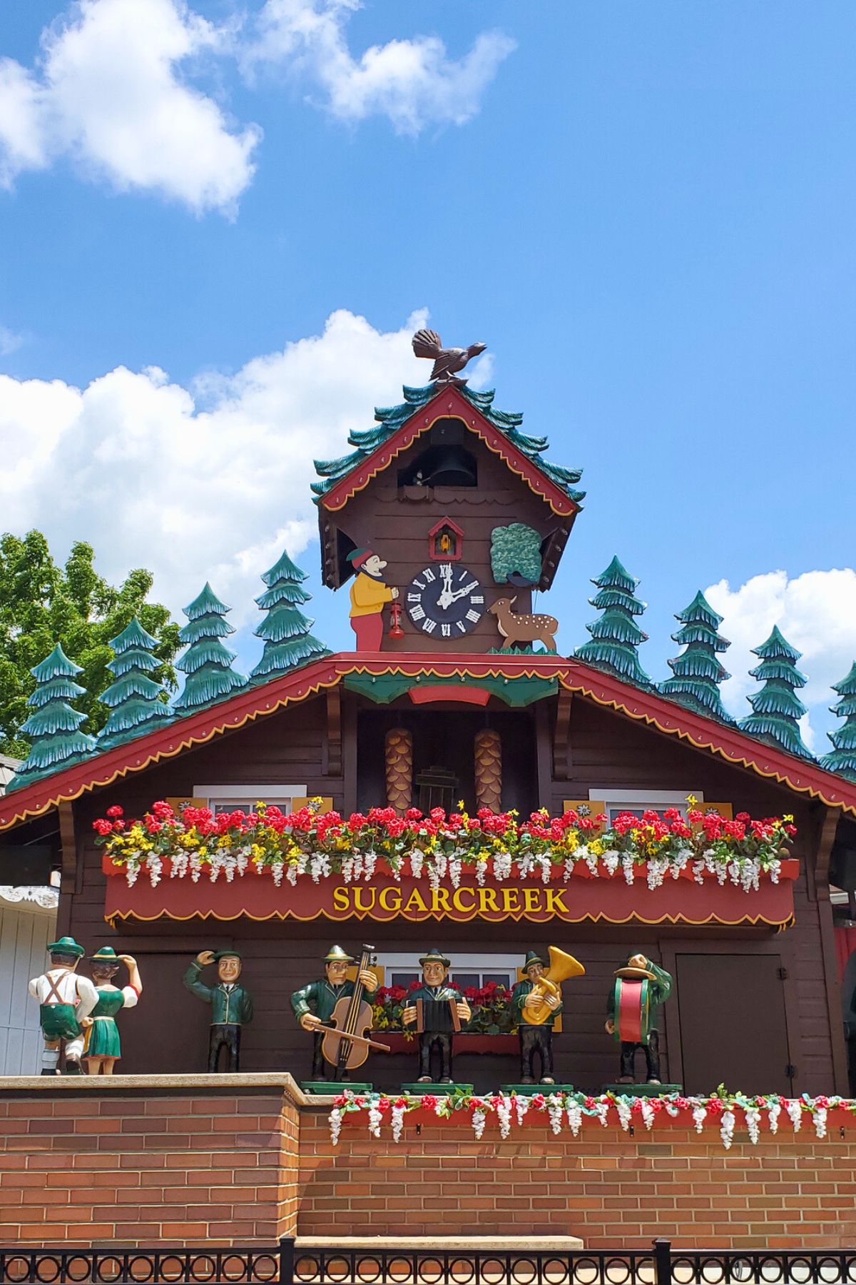 Sugarcreek largest Cuckoo clock
