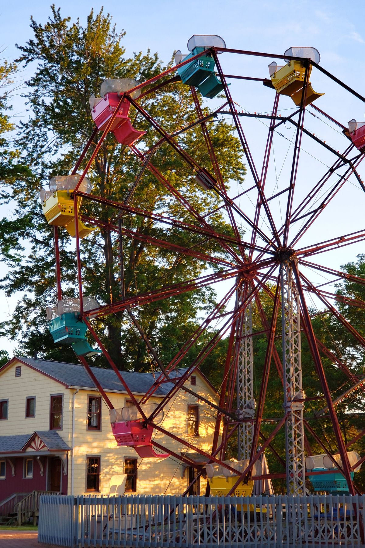 Ferris wheel outside at Geneva on the lake