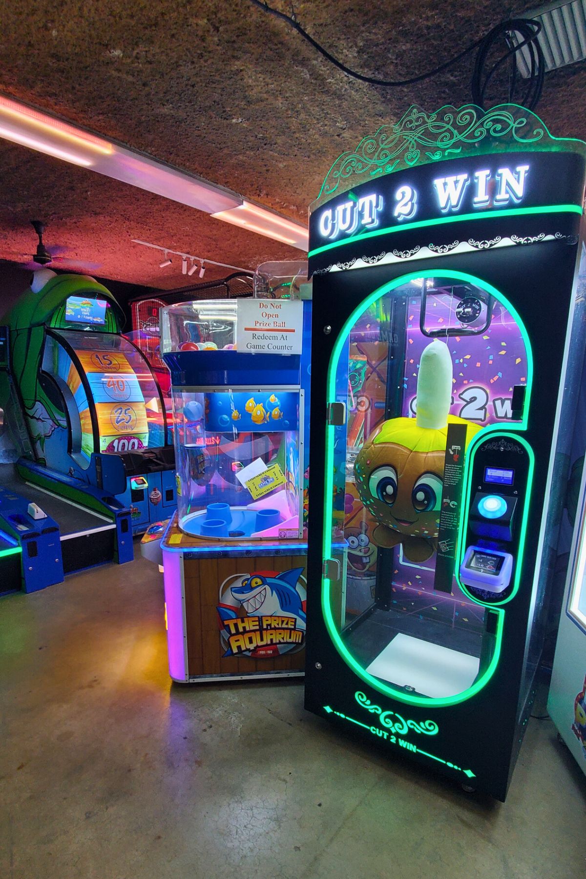 arcade games at an arcade at Geneva on the Lake