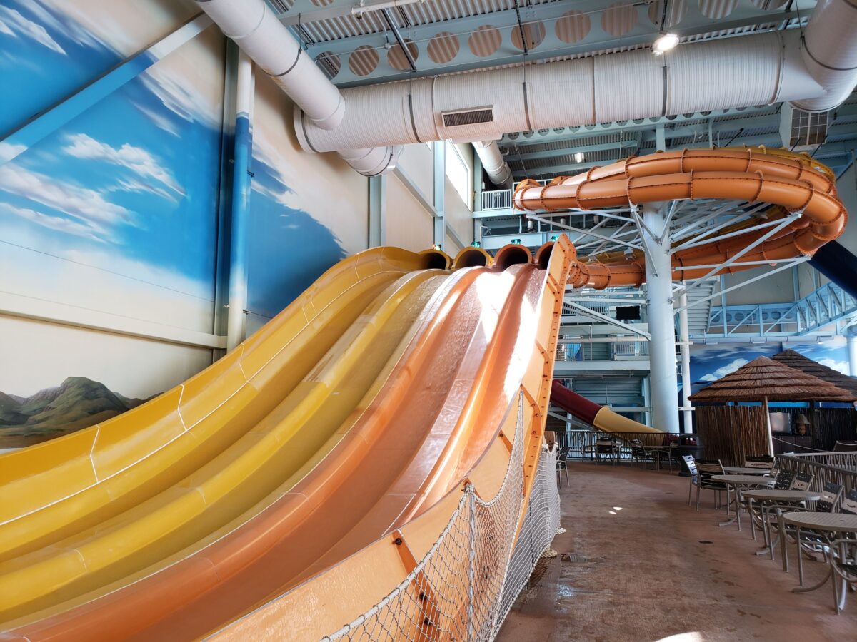 Kalahari 4 person water slide race