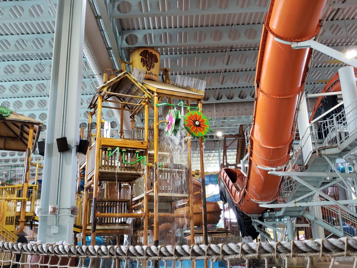 Kalahari indoor water playground with dumping bucket